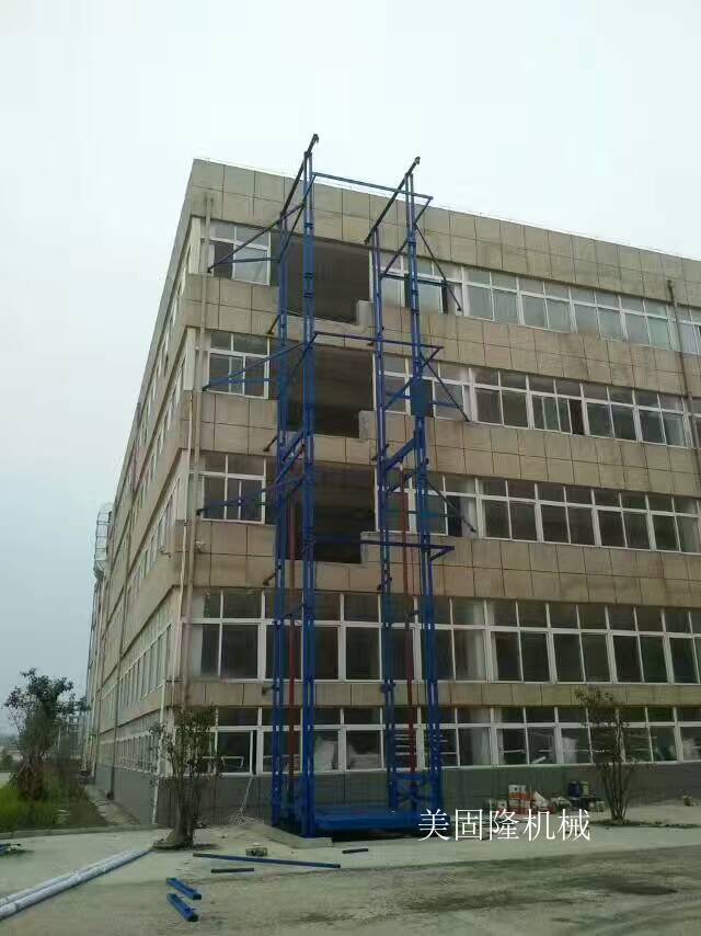 江苏室外双臂导轨式升降机厂家
